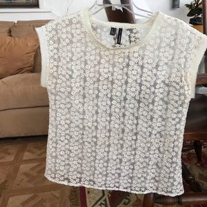 white top with lace pattern Mango